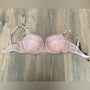Victoria's Secret Lace Underwire Bra - Light Pink